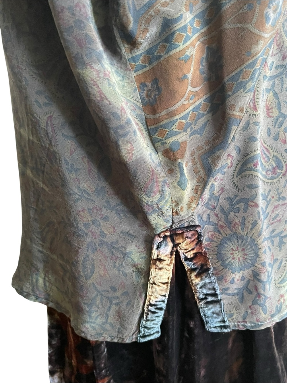 URU Vintage Iridescent Velvet Brocade Vest Long Sleeve Silk Blouse & Maxi Skirt - Picture 5 of 16